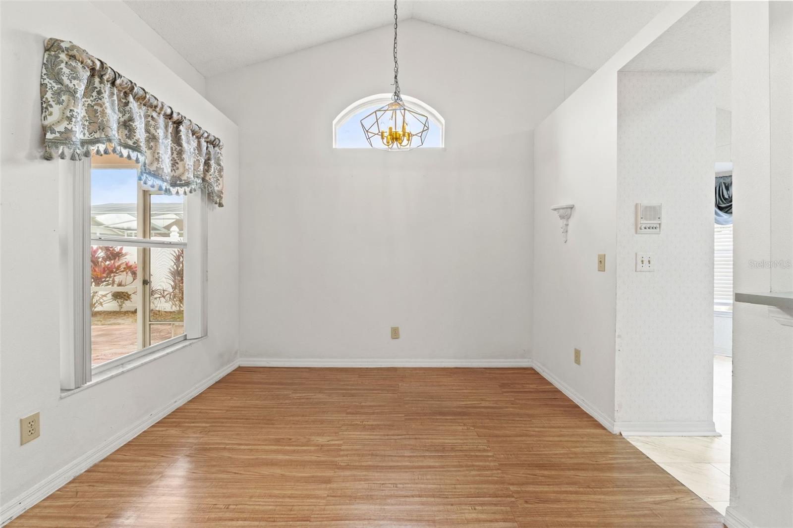 FAWN RIDGE VILLAGE E UN 1 - Residential