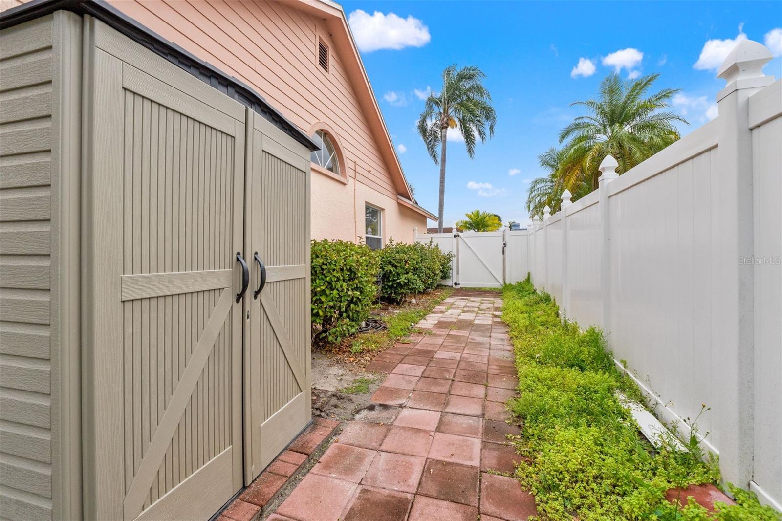 FAWN RIDGE VILLAGE E UN 1 - Residential