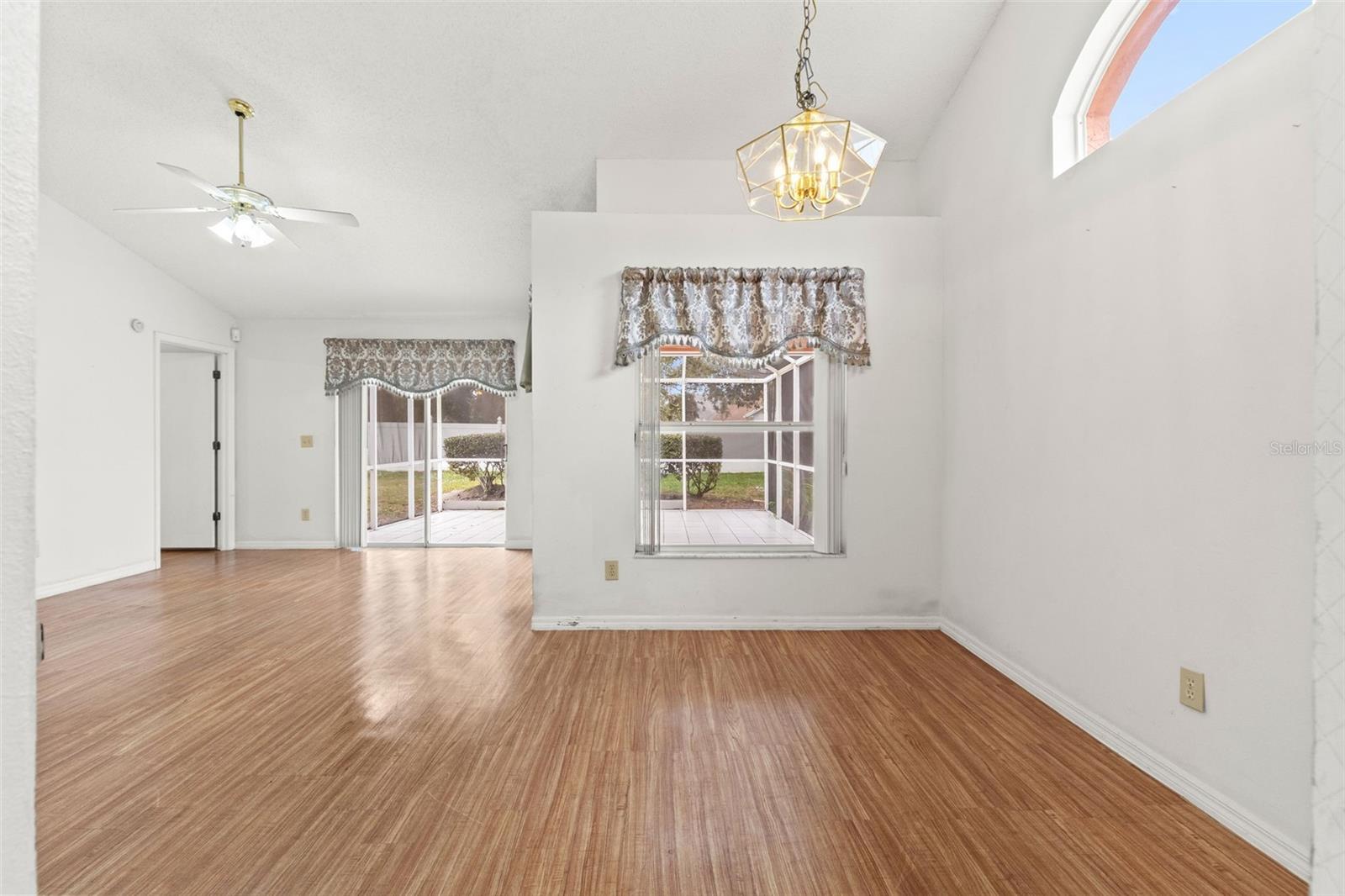 FAWN RIDGE VILLAGE E UN 1 - Residential