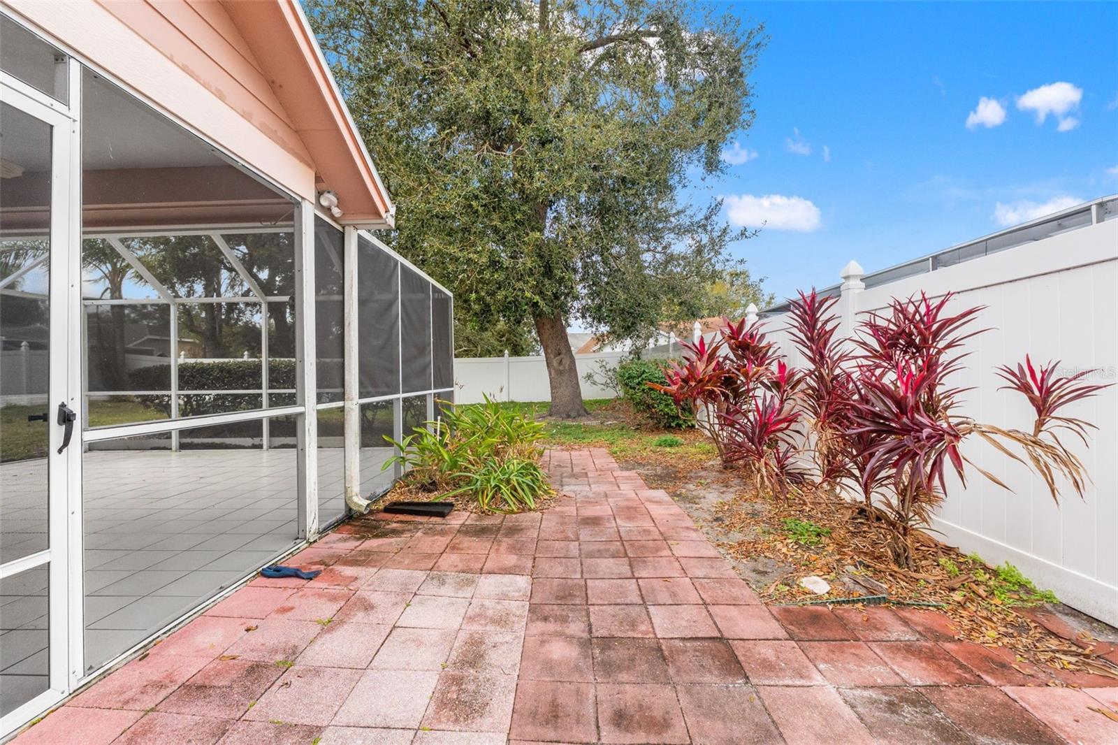 FAWN RIDGE VILLAGE E UN 1 - Residential