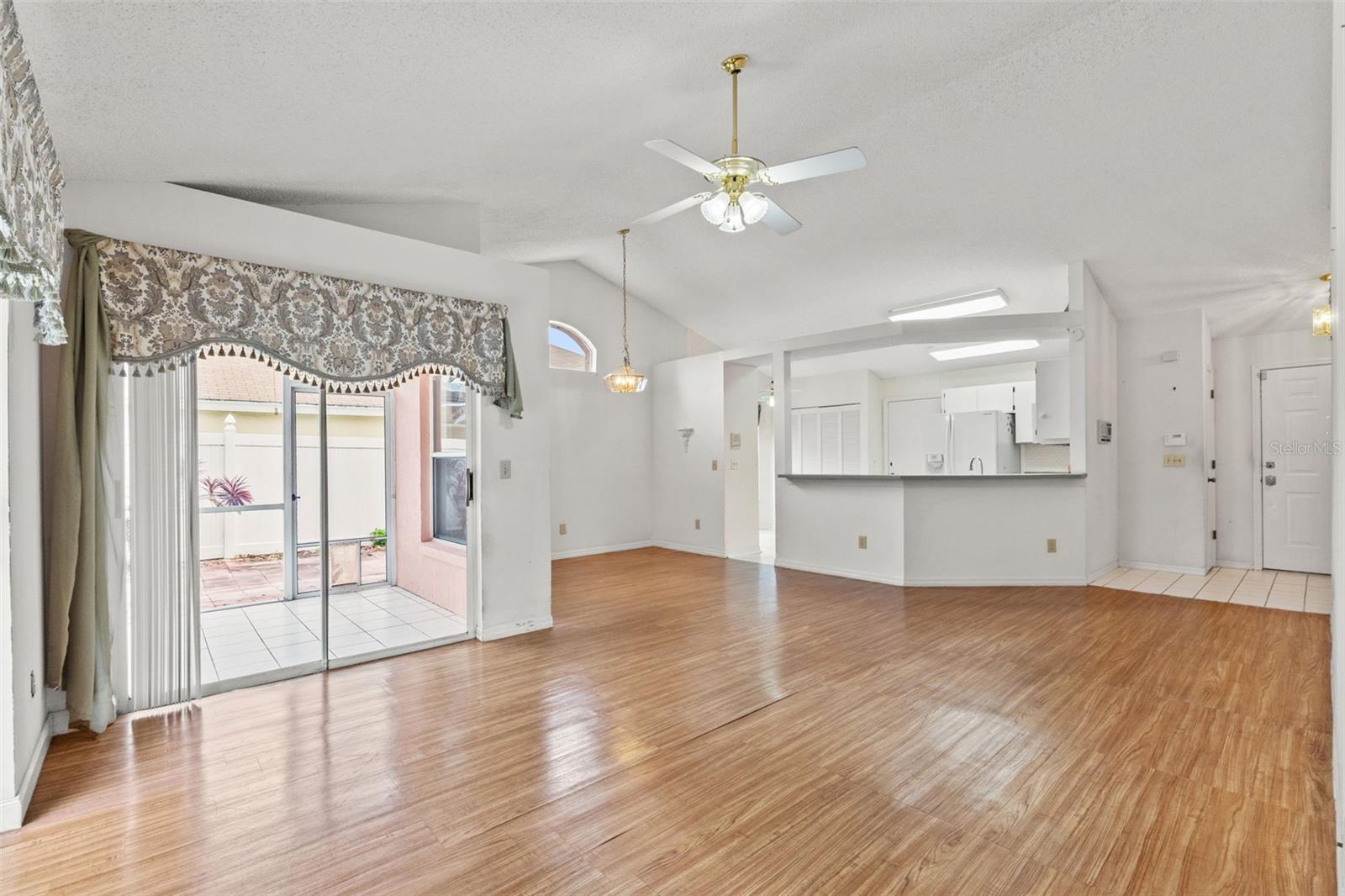 FAWN RIDGE VILLAGE E UN 1 - Residential