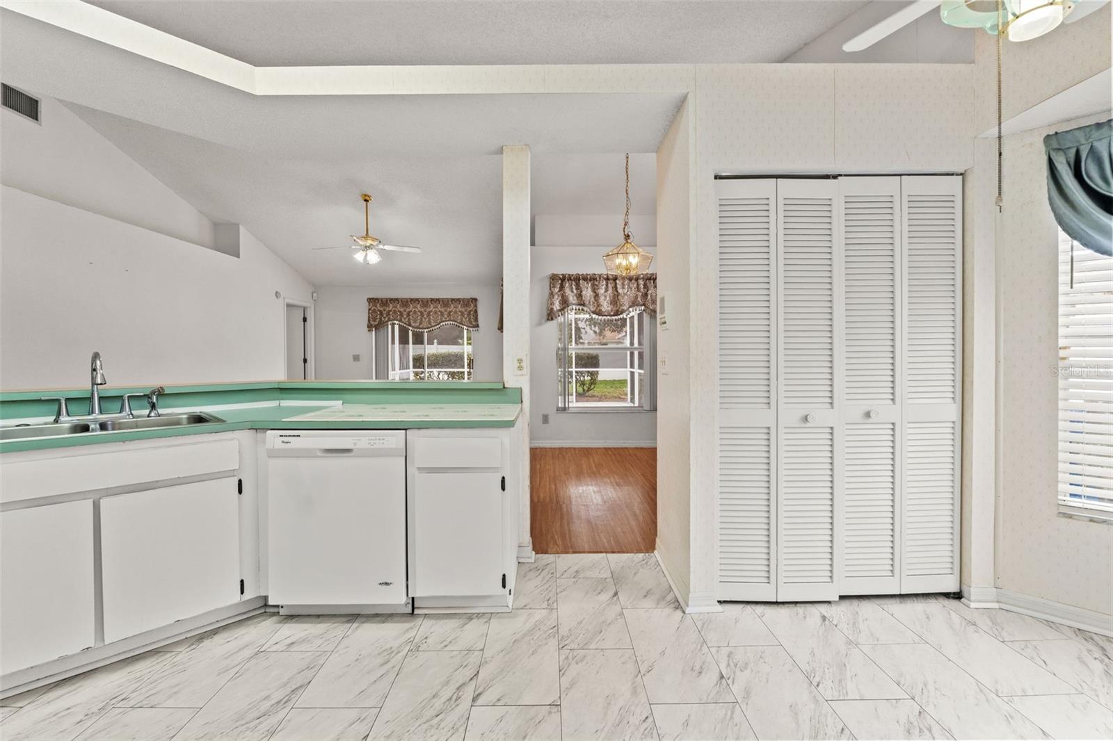 FAWN RIDGE VILLAGE E UN 1 - Residential