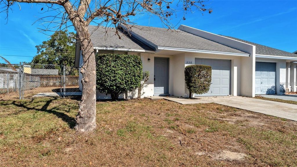 Photo of 236 Village Crest Court, Lakeland, FL 33809 (MLS # L4963306)