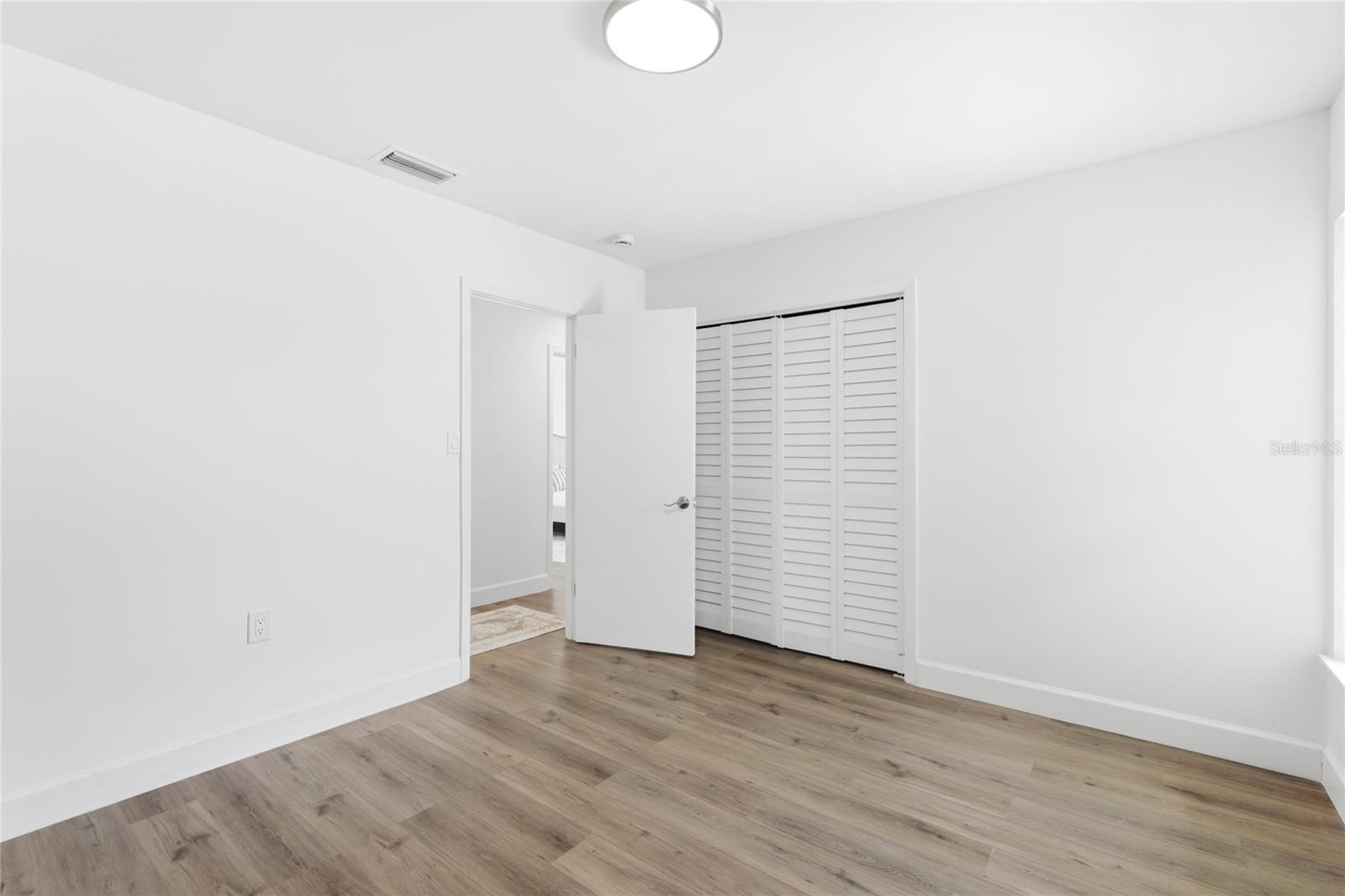 SOUTH GATE - Residential