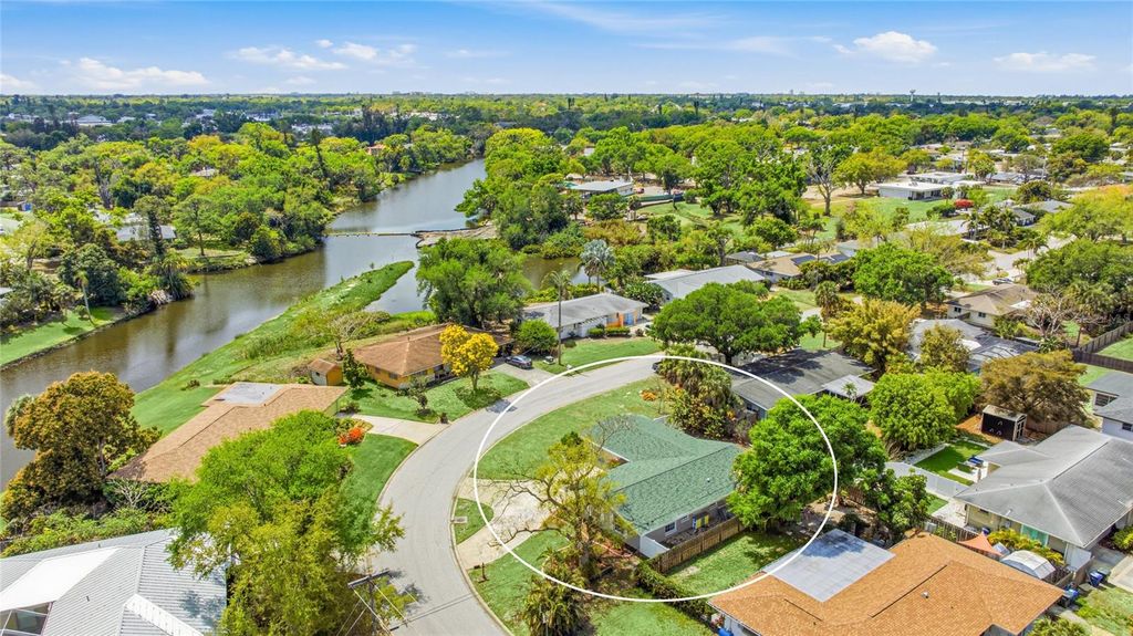 Photo of 2949 Bougainvillea Street, Sarasota, FL 34239 (MLS # A4687629)