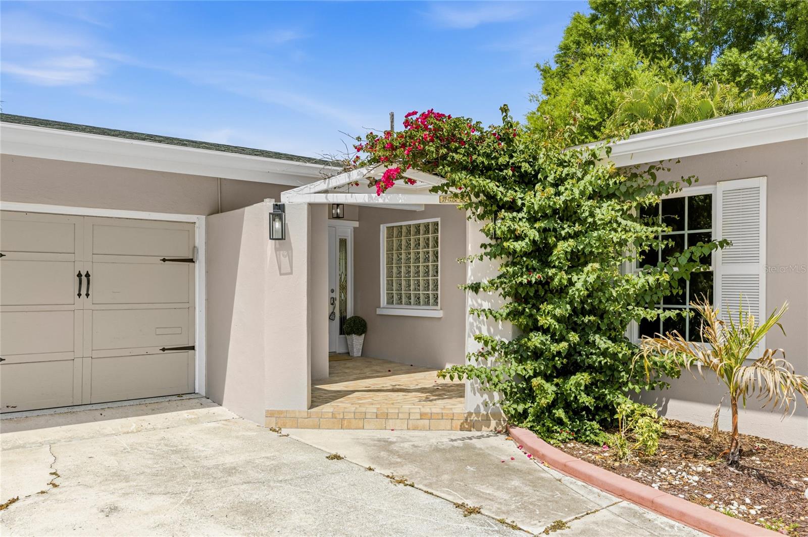 SOUTH GATE - Residential