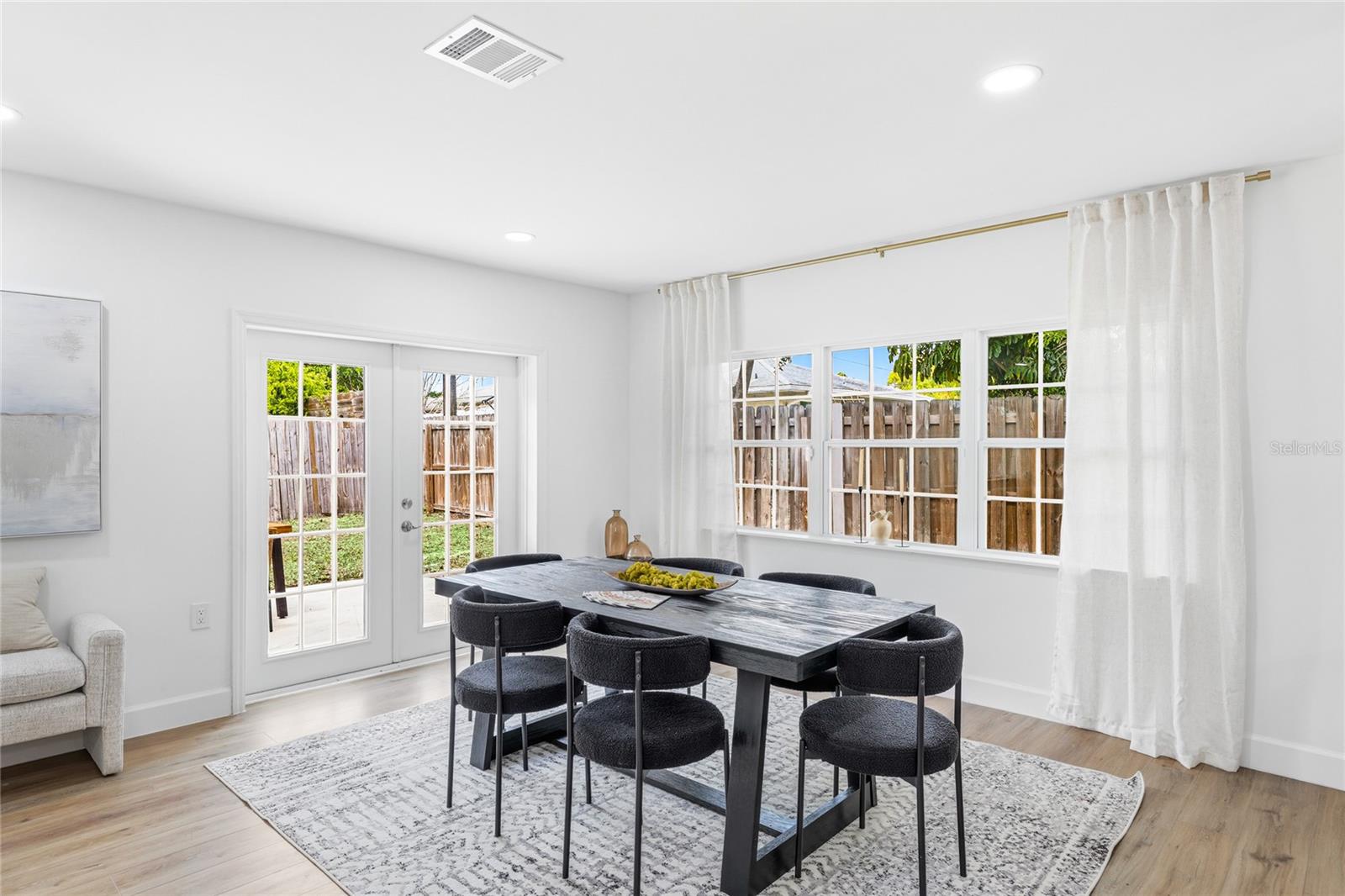 SOUTH GATE - Residential