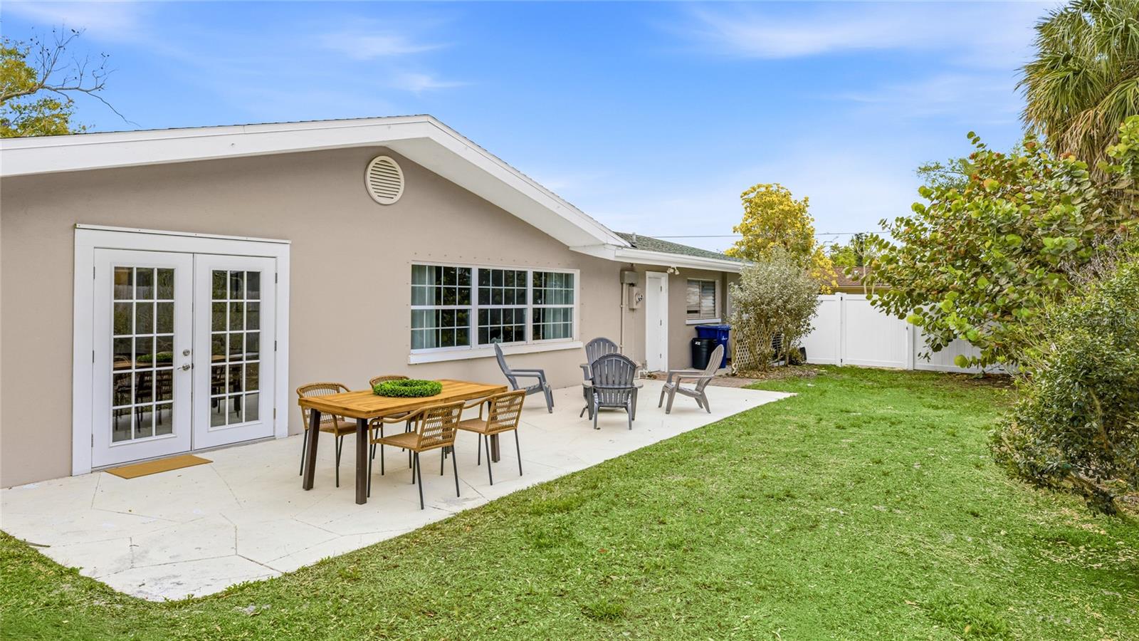 SOUTH GATE - Residential