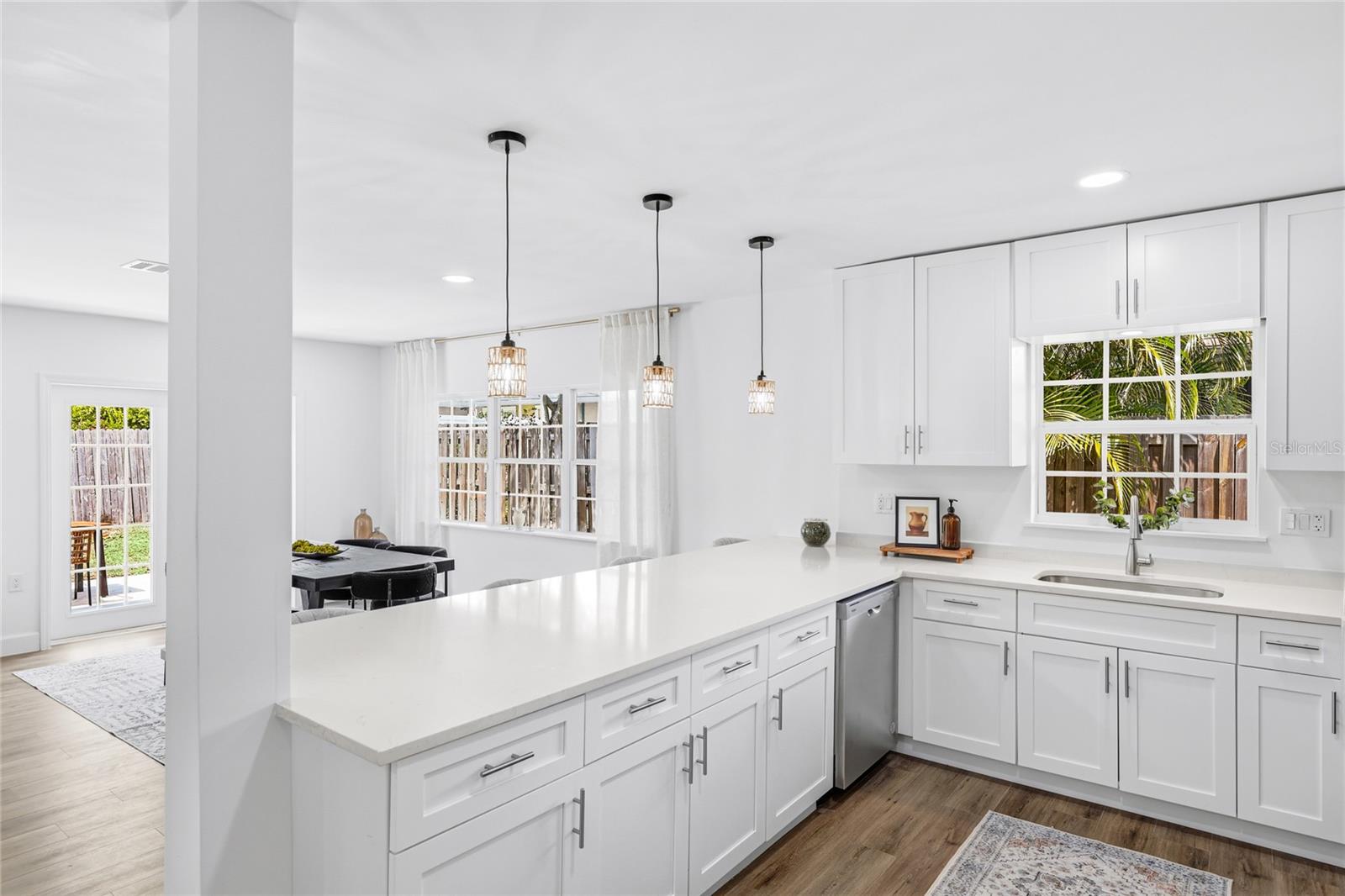 SOUTH GATE - Residential