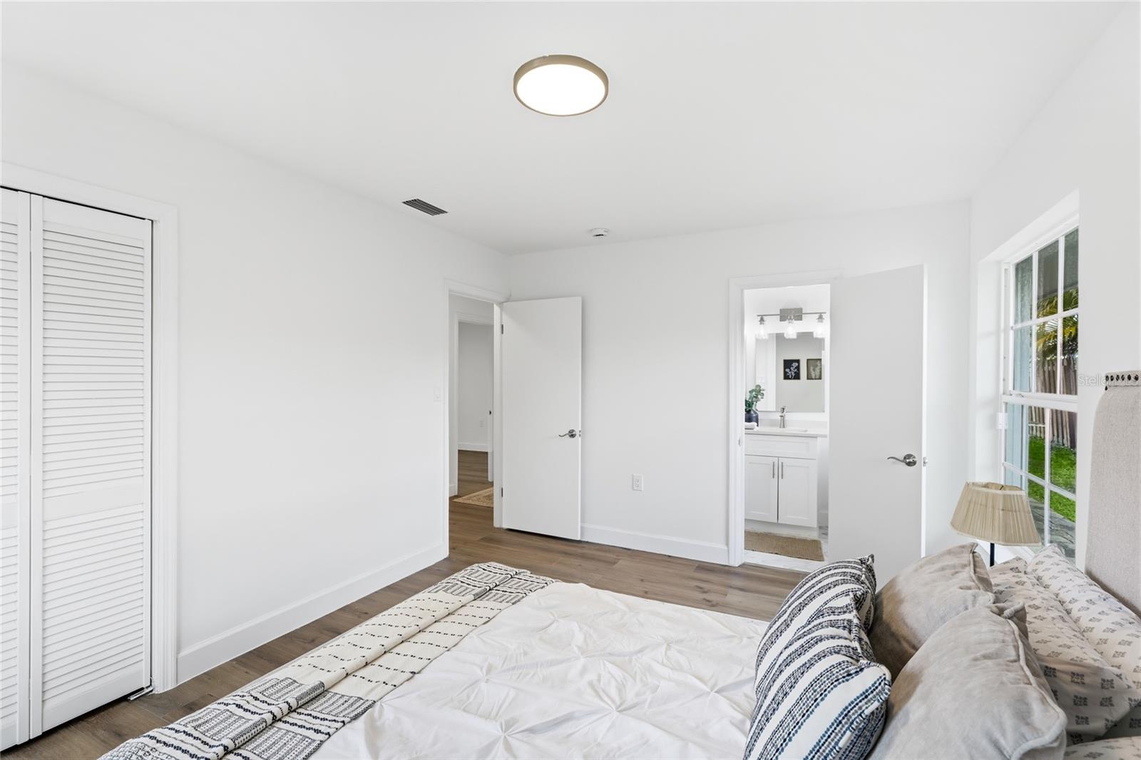 SOUTH GATE - Residential