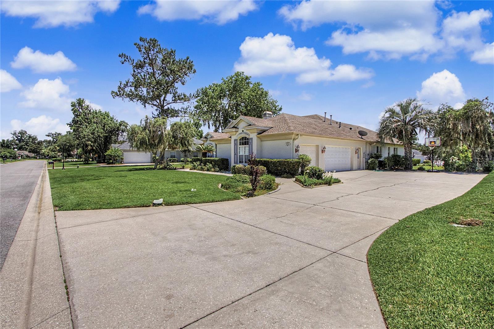2114 SE 25TH LOOP