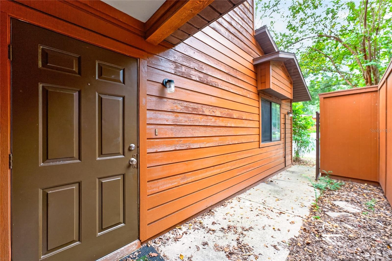 5606 SW 8TH PLACE