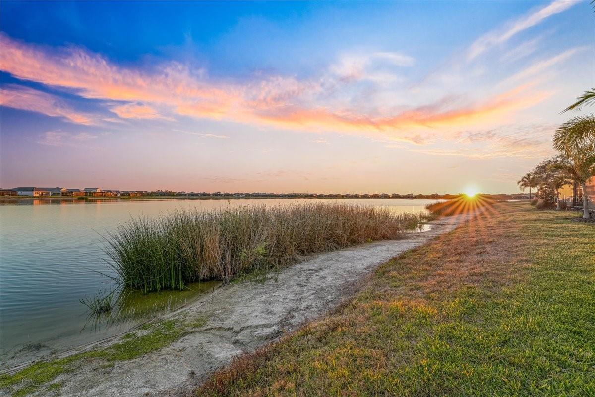 LAKEHOUSE COVE/WATERSIDE PH 4 - Residential