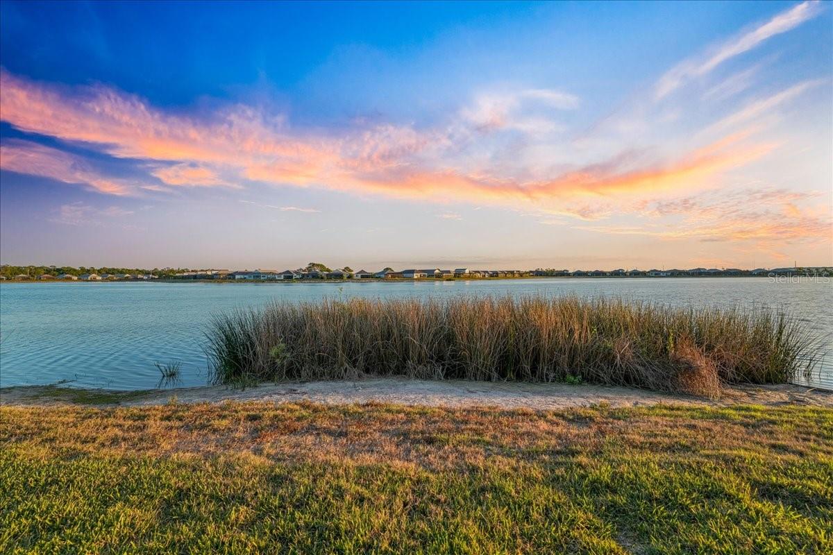 LAKEHOUSE COVE/WATERSIDE PH 4 - Residential