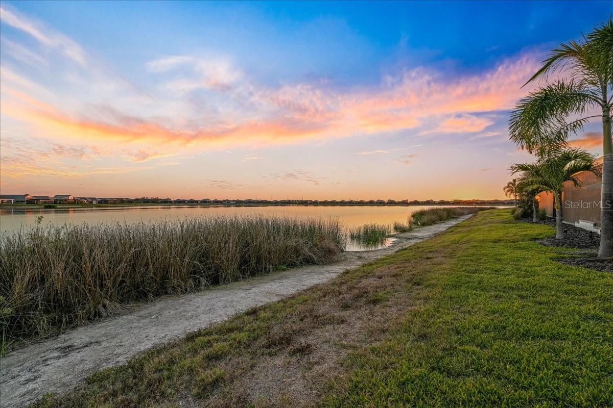 LAKEHOUSE COVE/WATERSIDE PH 4 - Residential