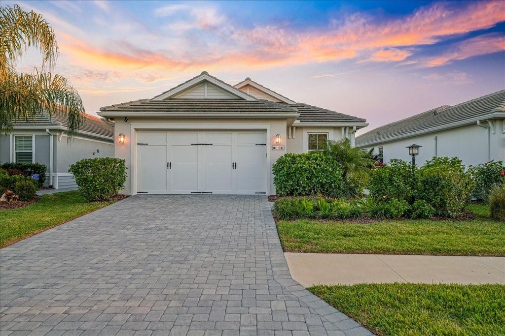 Photo of 941 Crosswind Avenue, Sarasota, FL 34240 (MLS # A4683326)