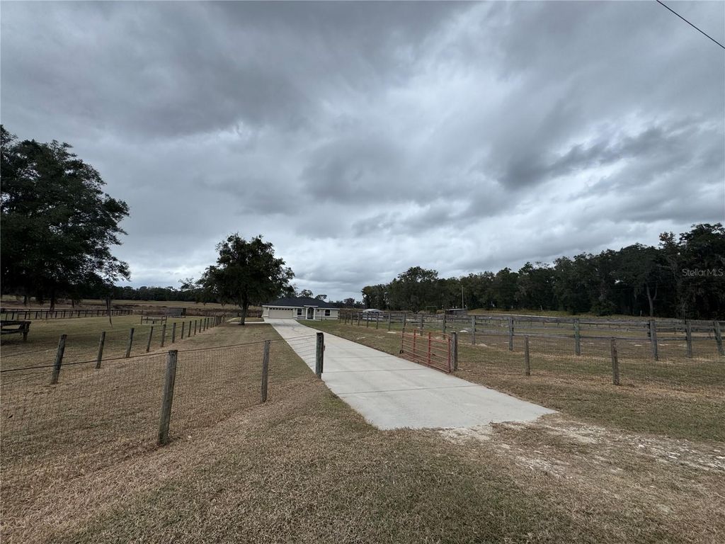 Photo of 3450 NW 68th Avenue, Ocala, FL 34482 (MLS # OM715373)