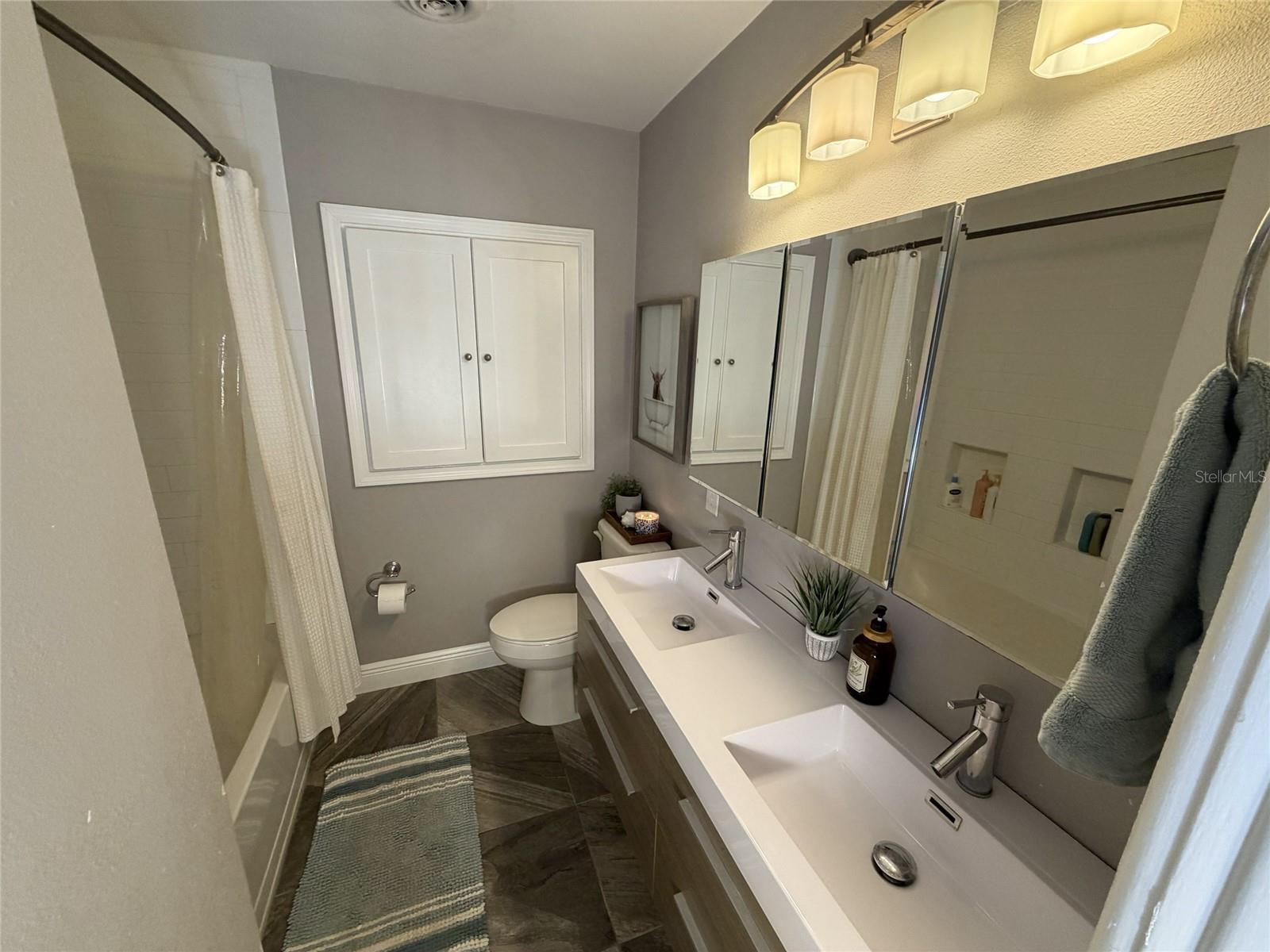 SKYCREST - Residential