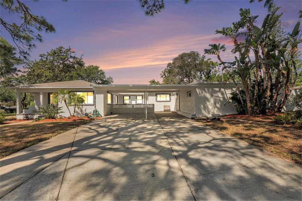 Photo of 4925 Alcazar Way S, St Petersburg, FL 33712 (MLS # TB8483399)