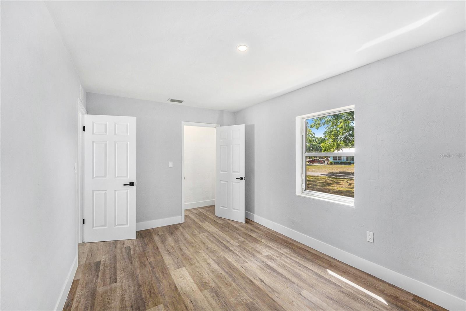 LAKEWOOD ESTATES - Residential