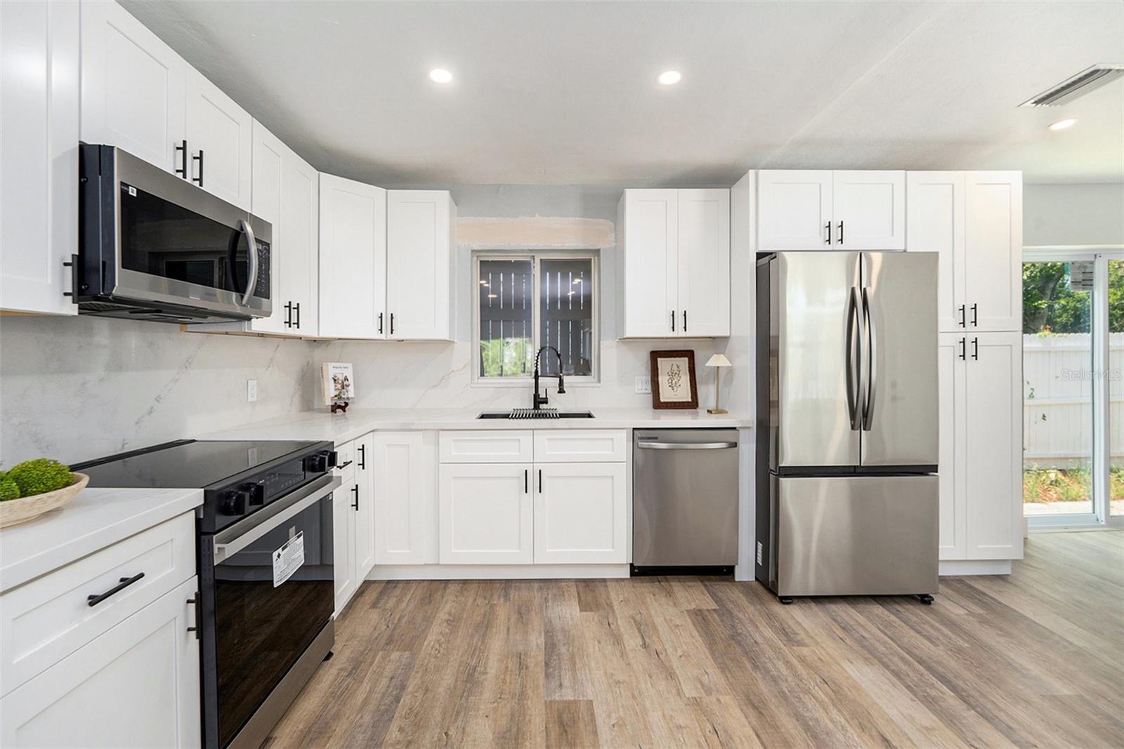 LAKEWOOD ESTATES - Residential