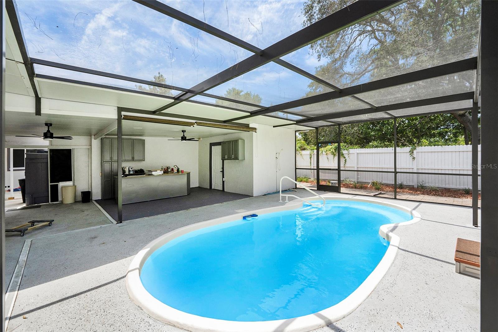 LAKEWOOD ESTATES - Residential