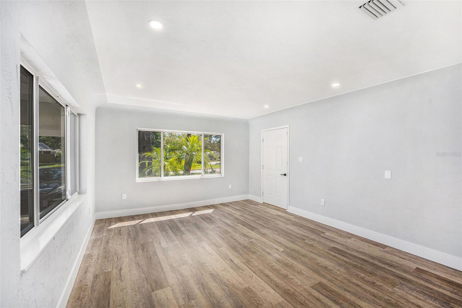 LAKEWOOD ESTATES - Residential