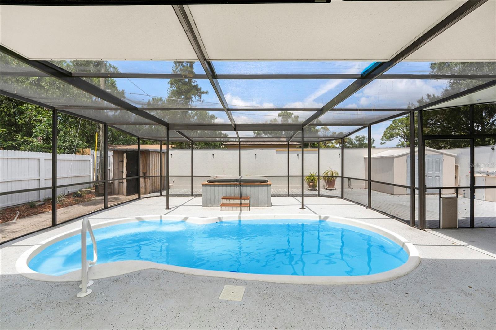 LAKEWOOD ESTATES - Residential