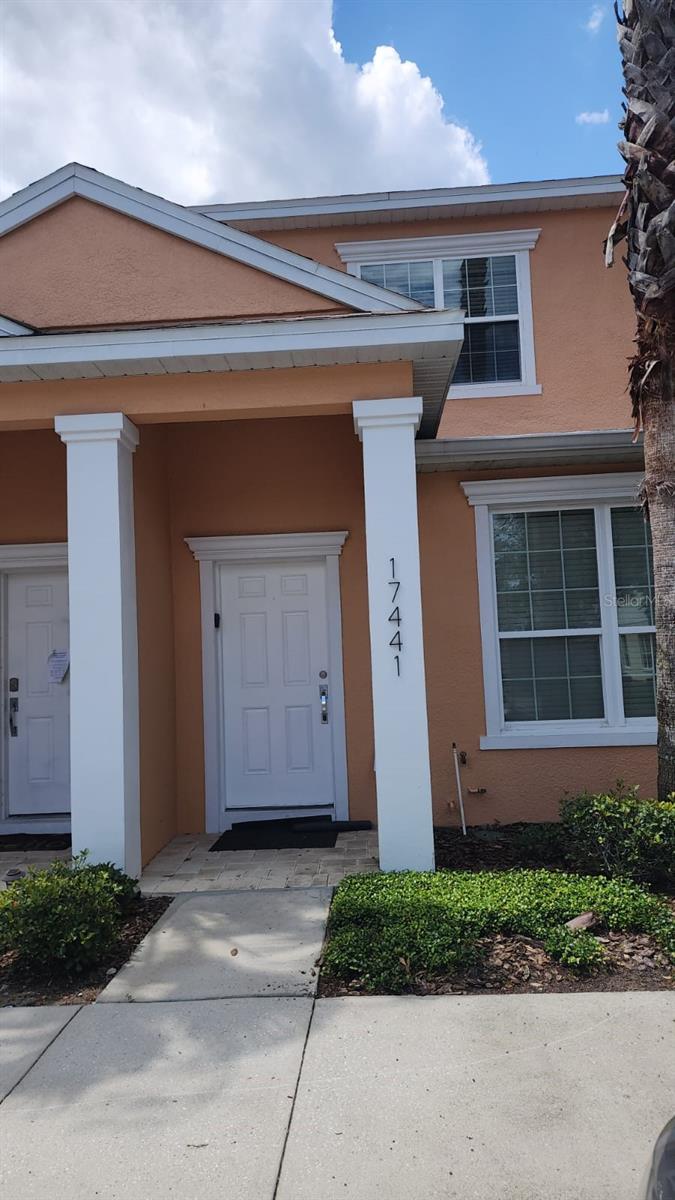 Beautiful 3 bedroom house, furnished, fresh paint, full kitchen and laundry, swimming poolBeautiful 3 bedroom house, furnished, fresh paint, full kitchen and laundry, swimming pool