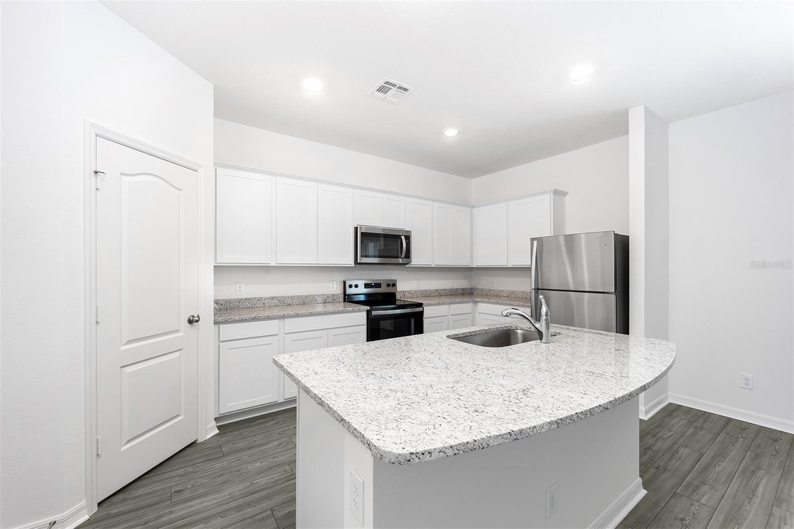 3712 BERGAMOT STREET