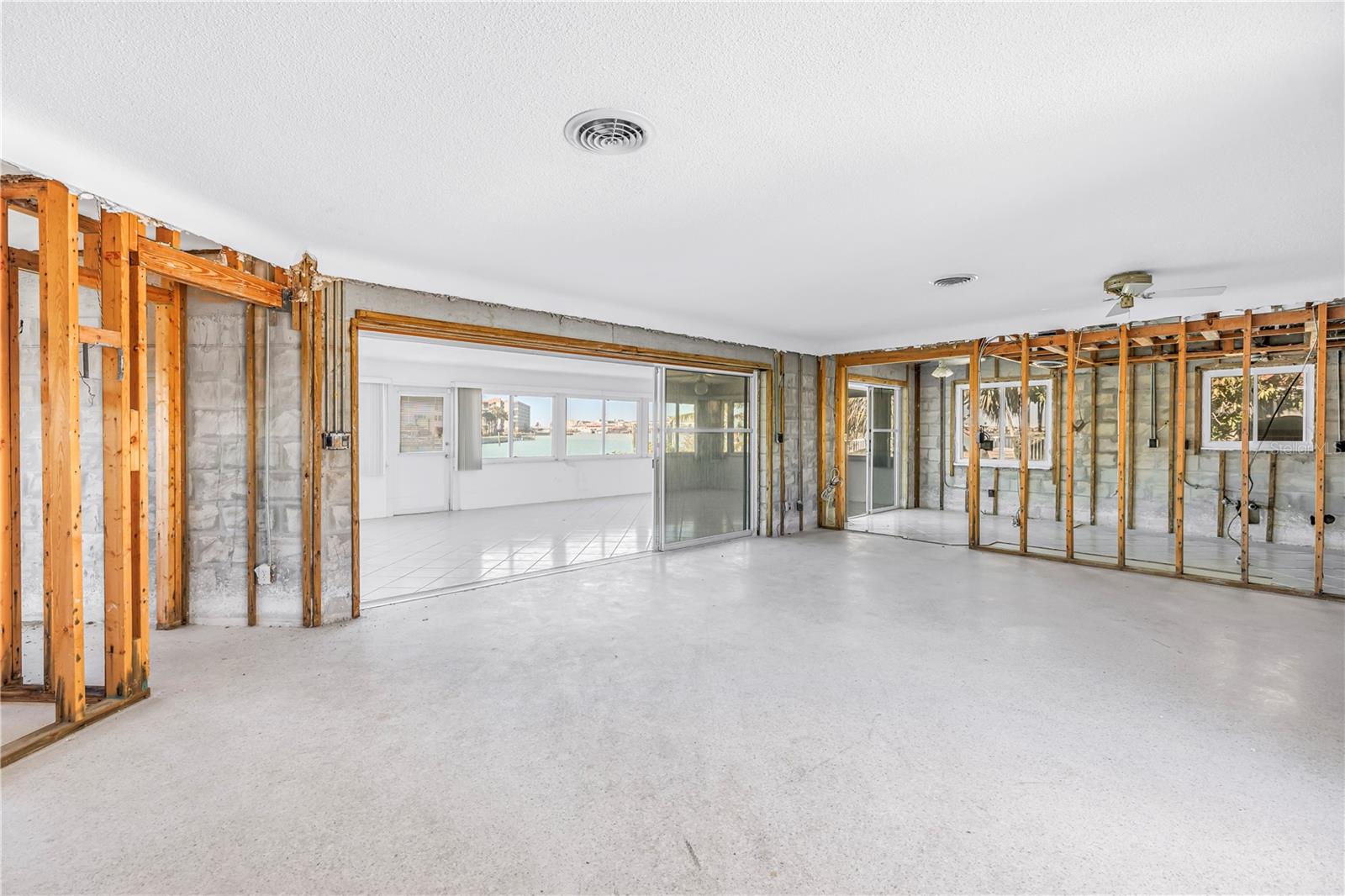 CAPRI ISLE SUB - Residential