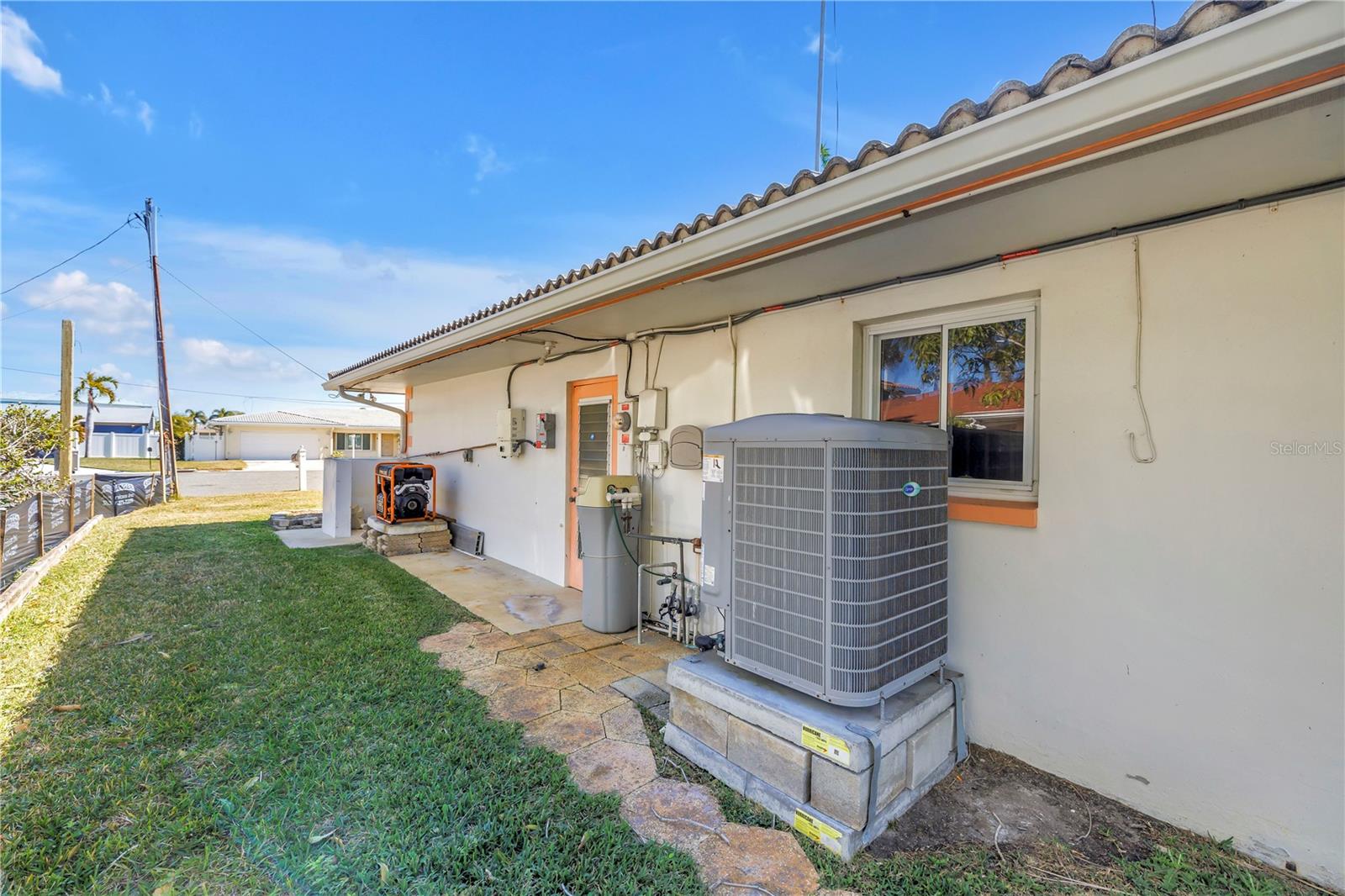 CAPRI ISLE SUB - Residential