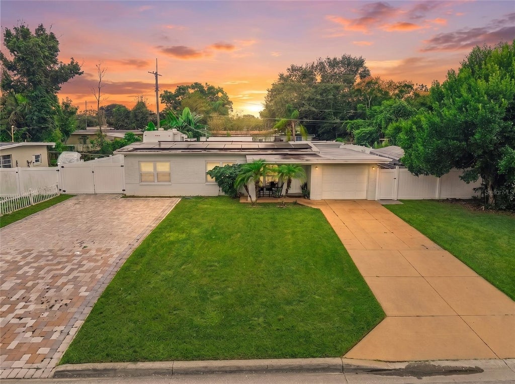 Photo of 1718 W Grant Street, Orlando, FL 32805 (MLS # O6451089)
