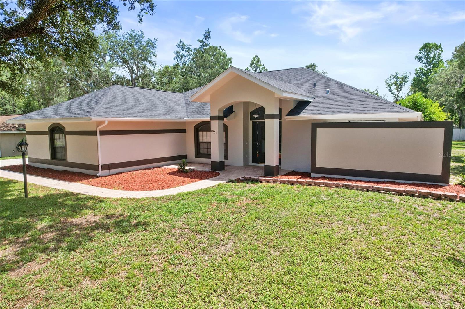 1931 S CAMPBELL POINT