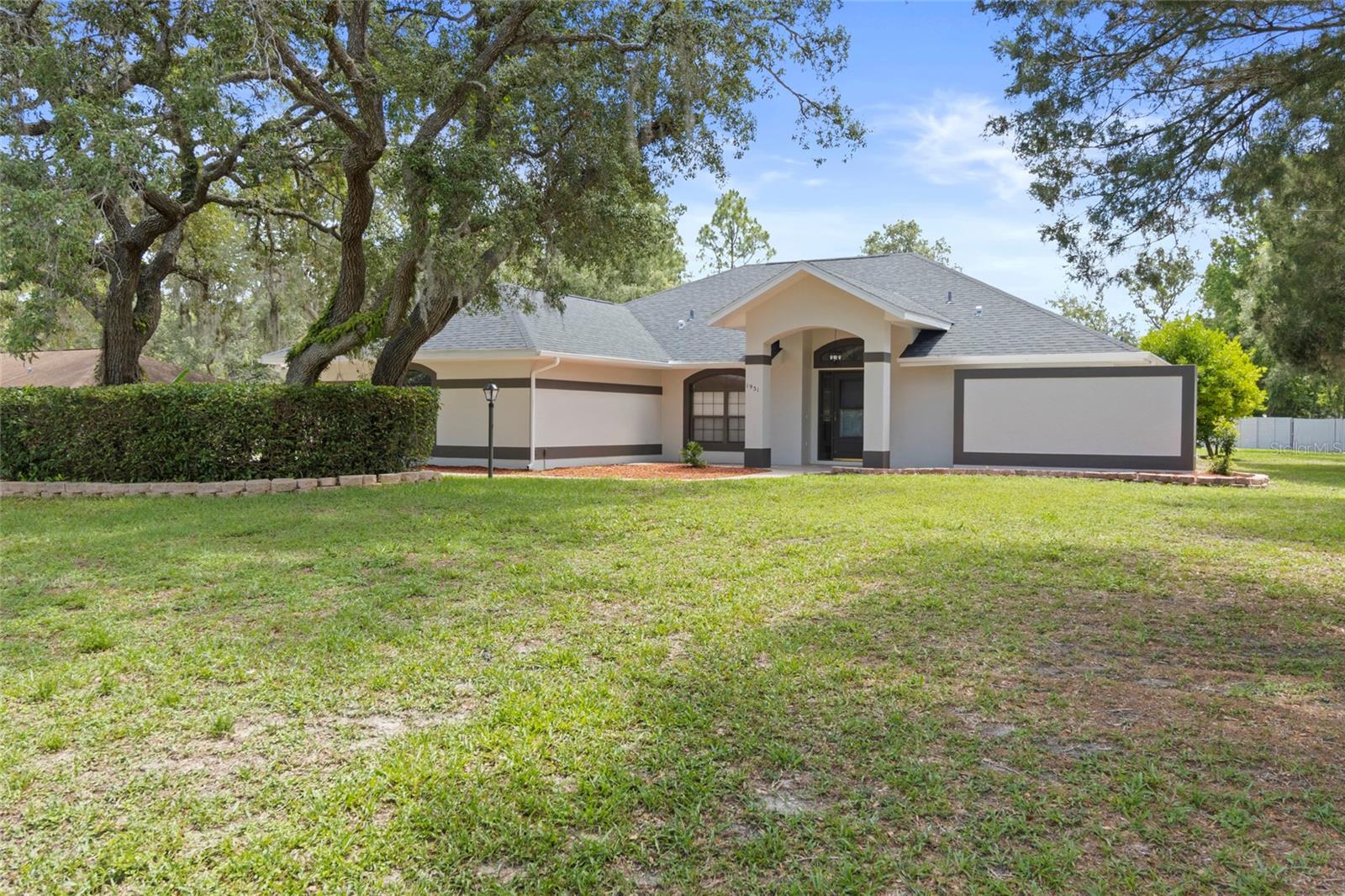 1931 S CAMPBELL POINT
