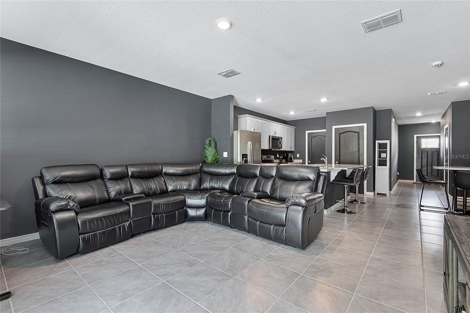 BELLA OAKS - Residential
