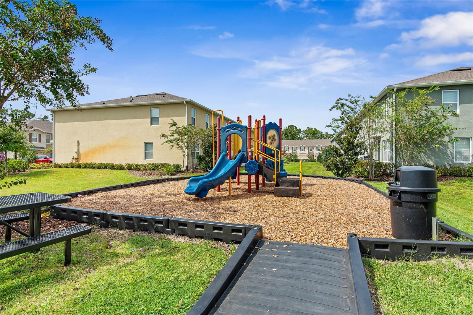 BELLA OAKS - Residential