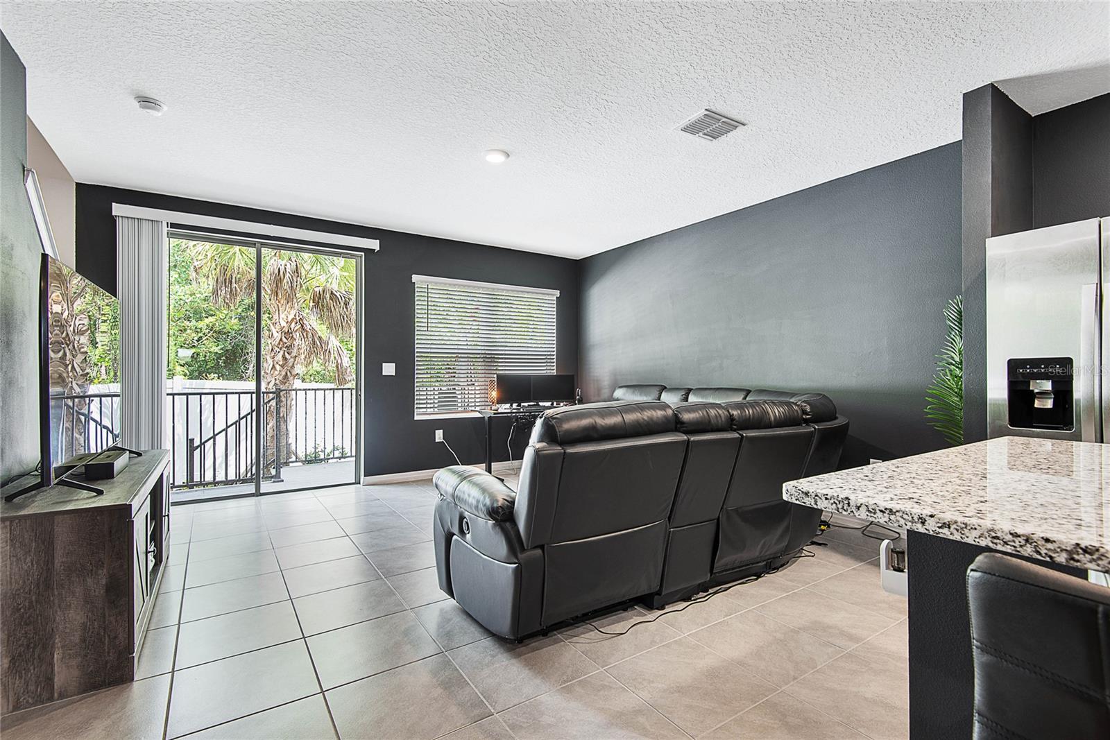 BELLA OAKS - Residential
