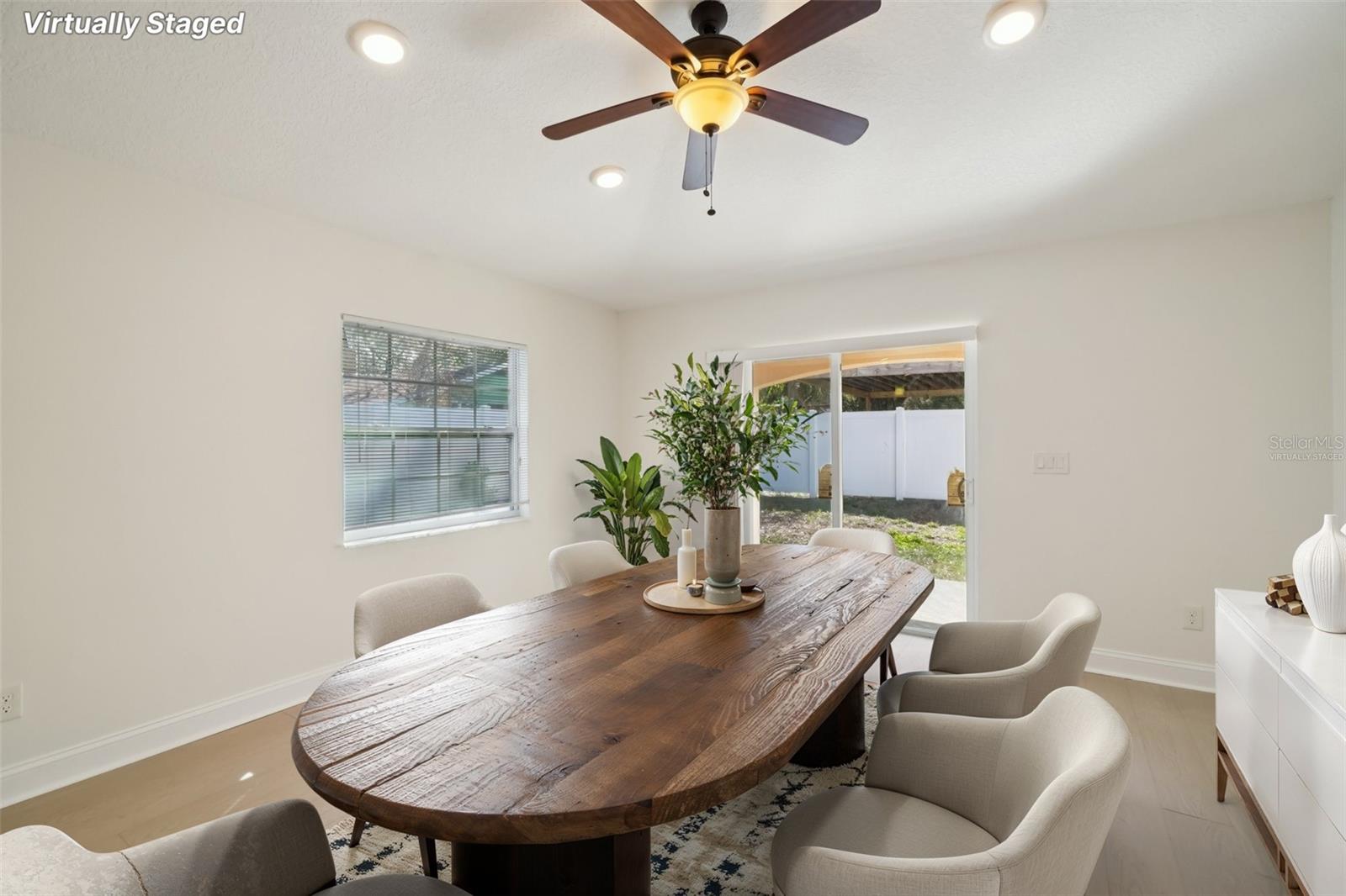 212 W HUMPHREY STREET