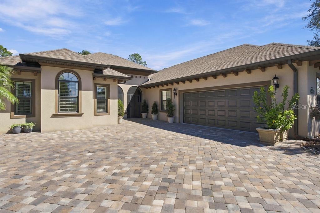 5084 GREENS DRIVE