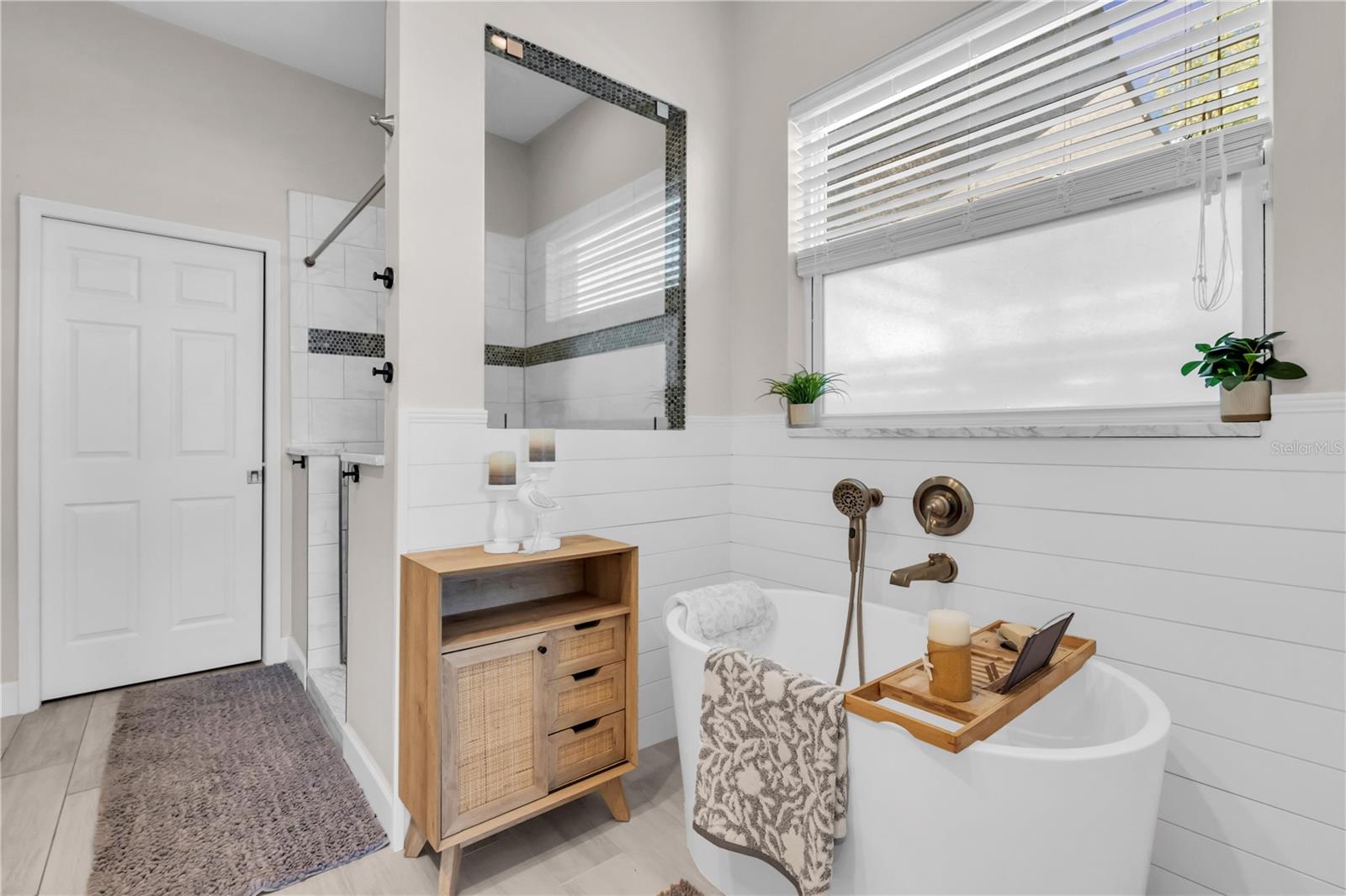 BAYSHORE GARDENS SEC 4 - Residential