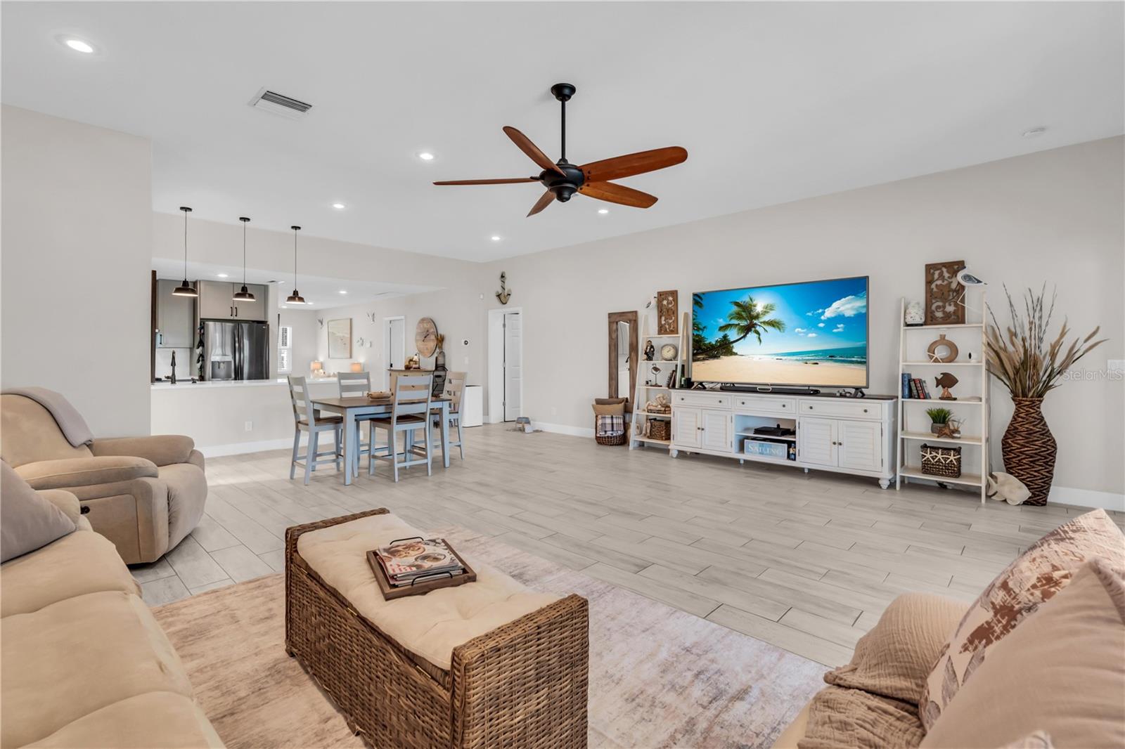 BAYSHORE GARDENS SEC 4 - Residential