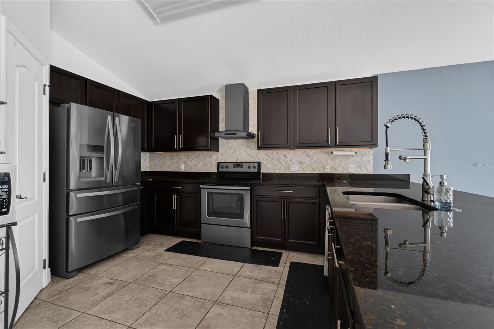 305 CHELMSFORD CT