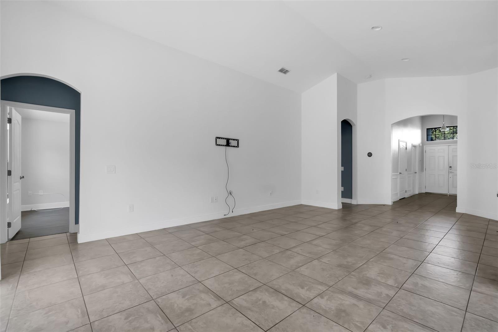 305 CHELMSFORD CT