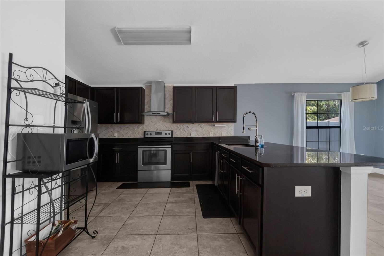 305 CHELMSFORD CT
