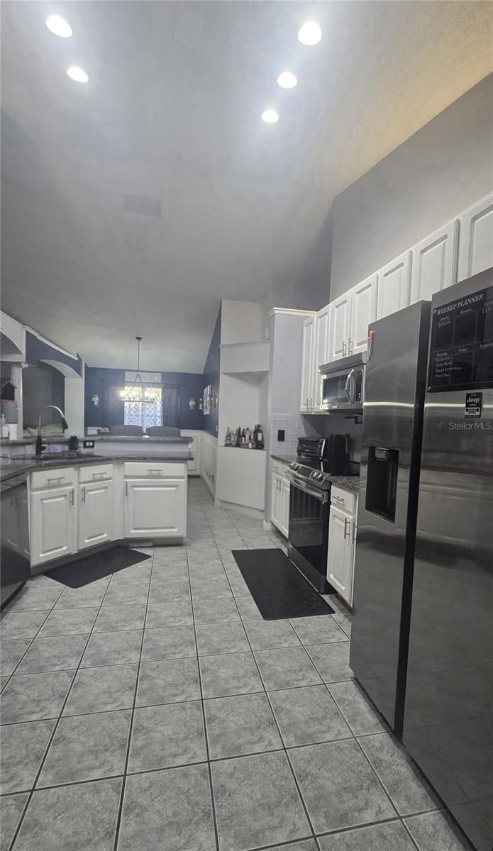 HERITAGE LAKES - Residential