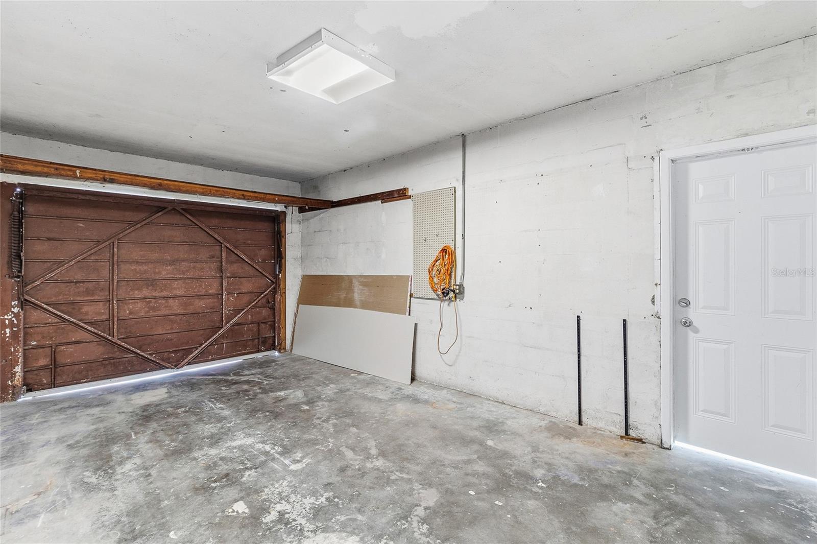 LEWIS ISLAND SEC 1 - Residential Lease