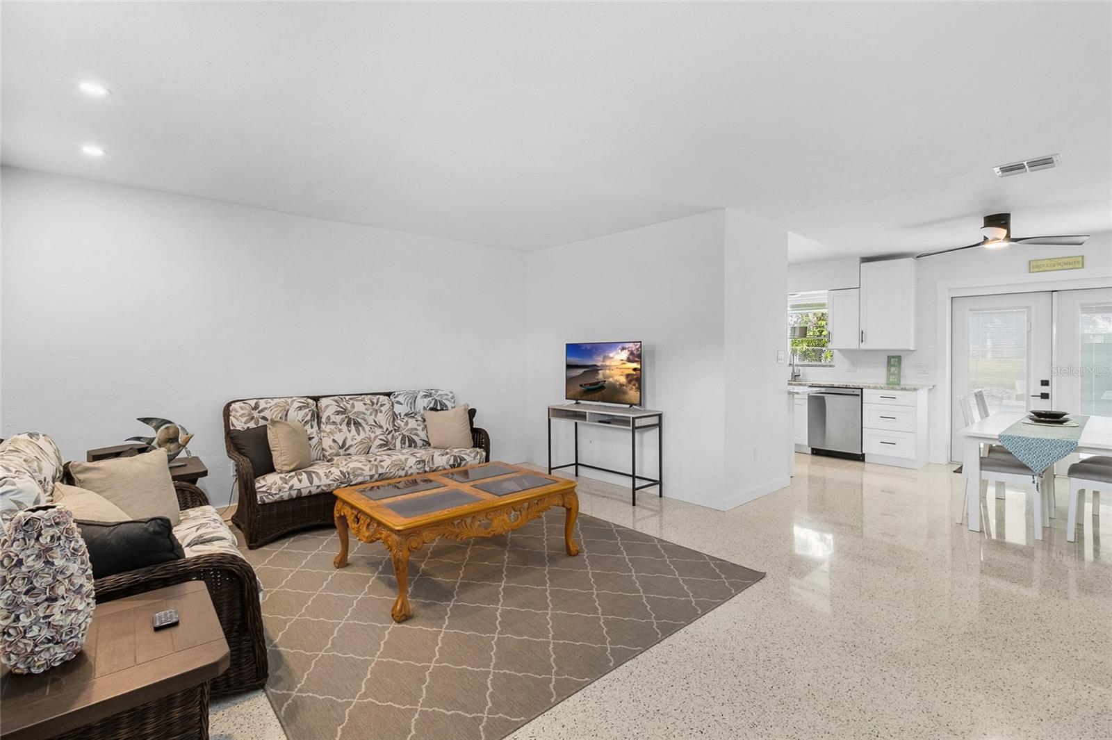 LEWIS ISLAND SEC 1 - Residential Lease