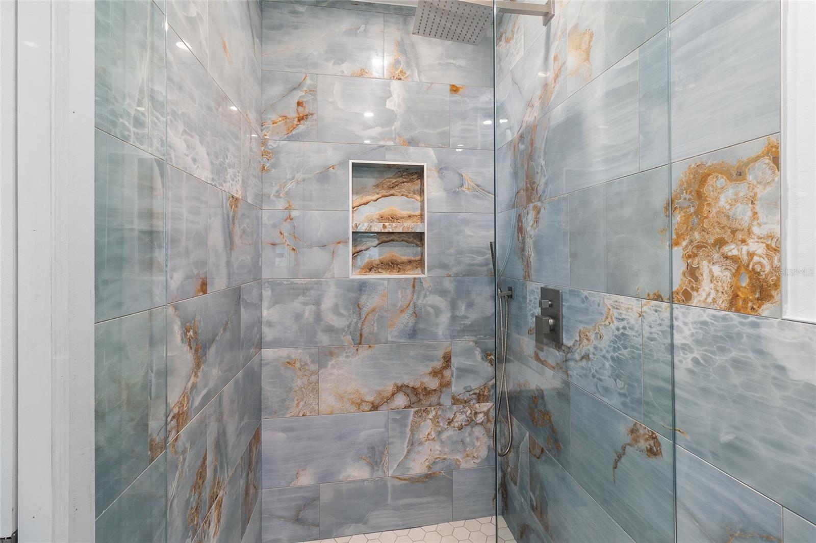 LEWIS ISLAND SEC 1 - Residential Lease