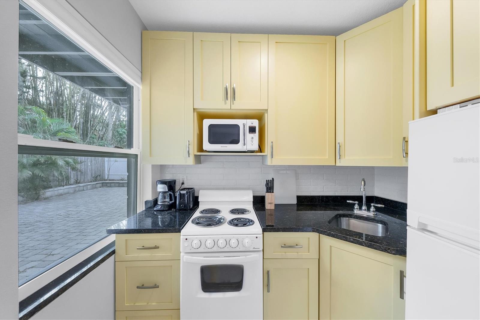 VALENCIA TERRACE REV - Commercial Sale